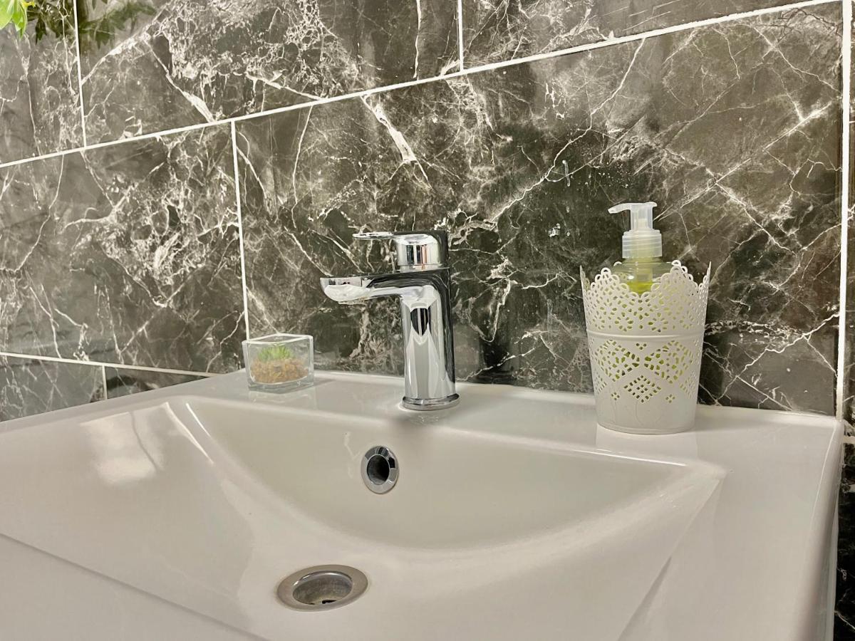 City Centre Gem In Southend Near The Beach, Station And Parking Apartment Luaran gambar